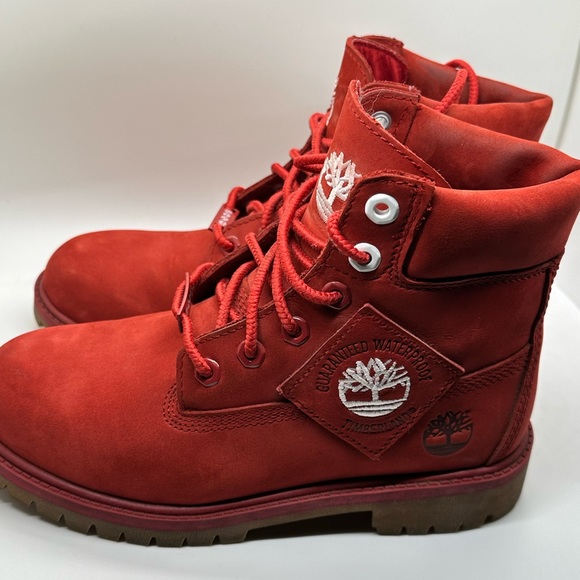 Women’s red timberlands - Picture 3 of 5